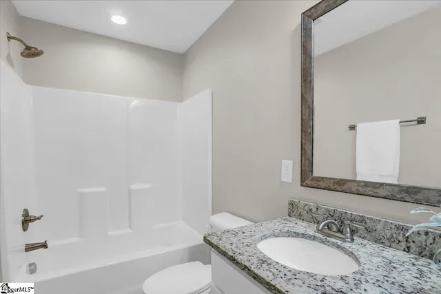 $325,000 | 110 West 4th Avenue, Easley, SC 29640