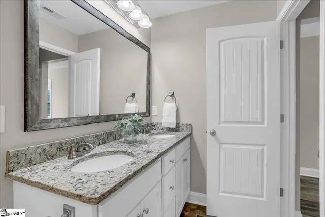 $325,000 | 110 West 4th Avenue, Easley, SC 29640