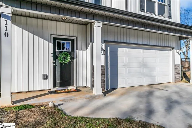 $325,000 | 110 West 4th Avenue, Easley, SC 29640