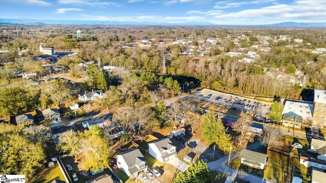 $325,000 | 110 West 4th Avenue, Easley, SC 29640