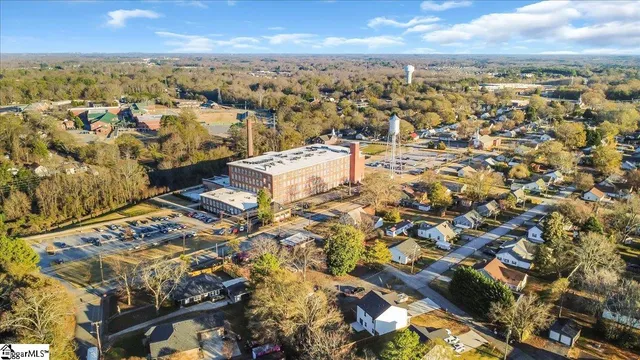 $325,000 | 110 West 4th Avenue, Easley, SC 29640