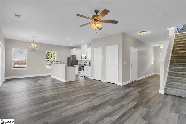 $325,000 | 110 West 4th Avenue, Easley, SC 29640