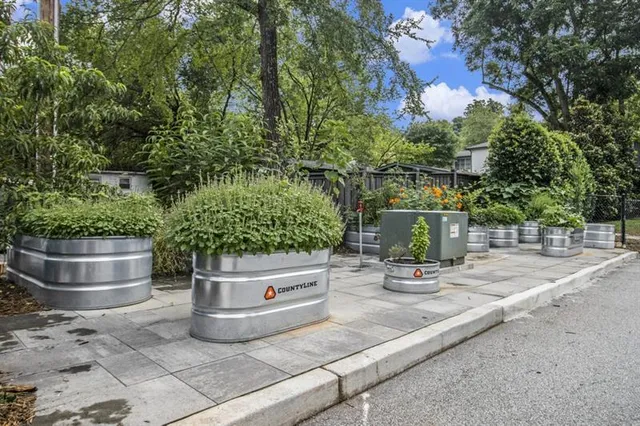 a view of a back yard of the house
