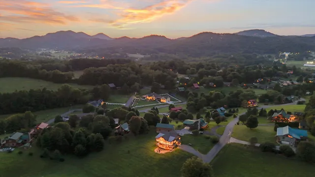 $1,550,000 | 3598 Sugar Tree Drive, Sevierville, TN 37862