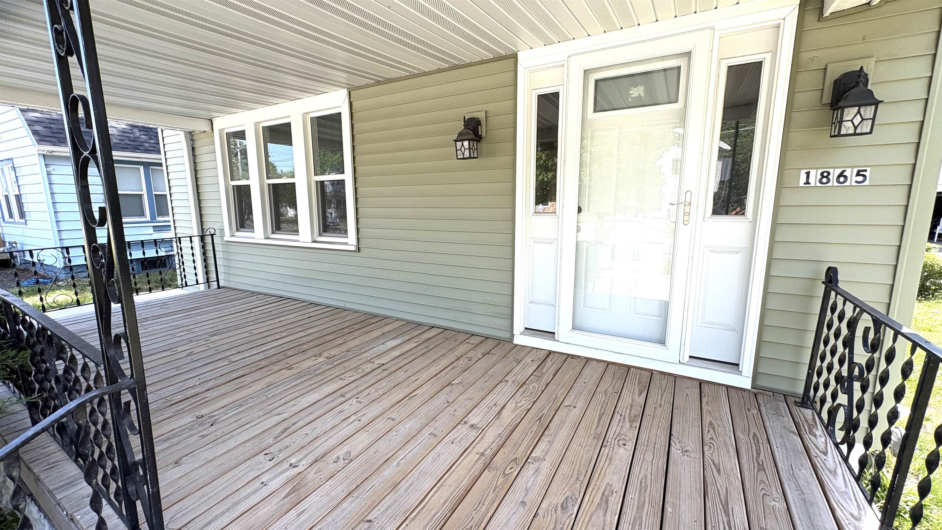 1865 Park Beloit, WI 53511 - Photo 5 of 26