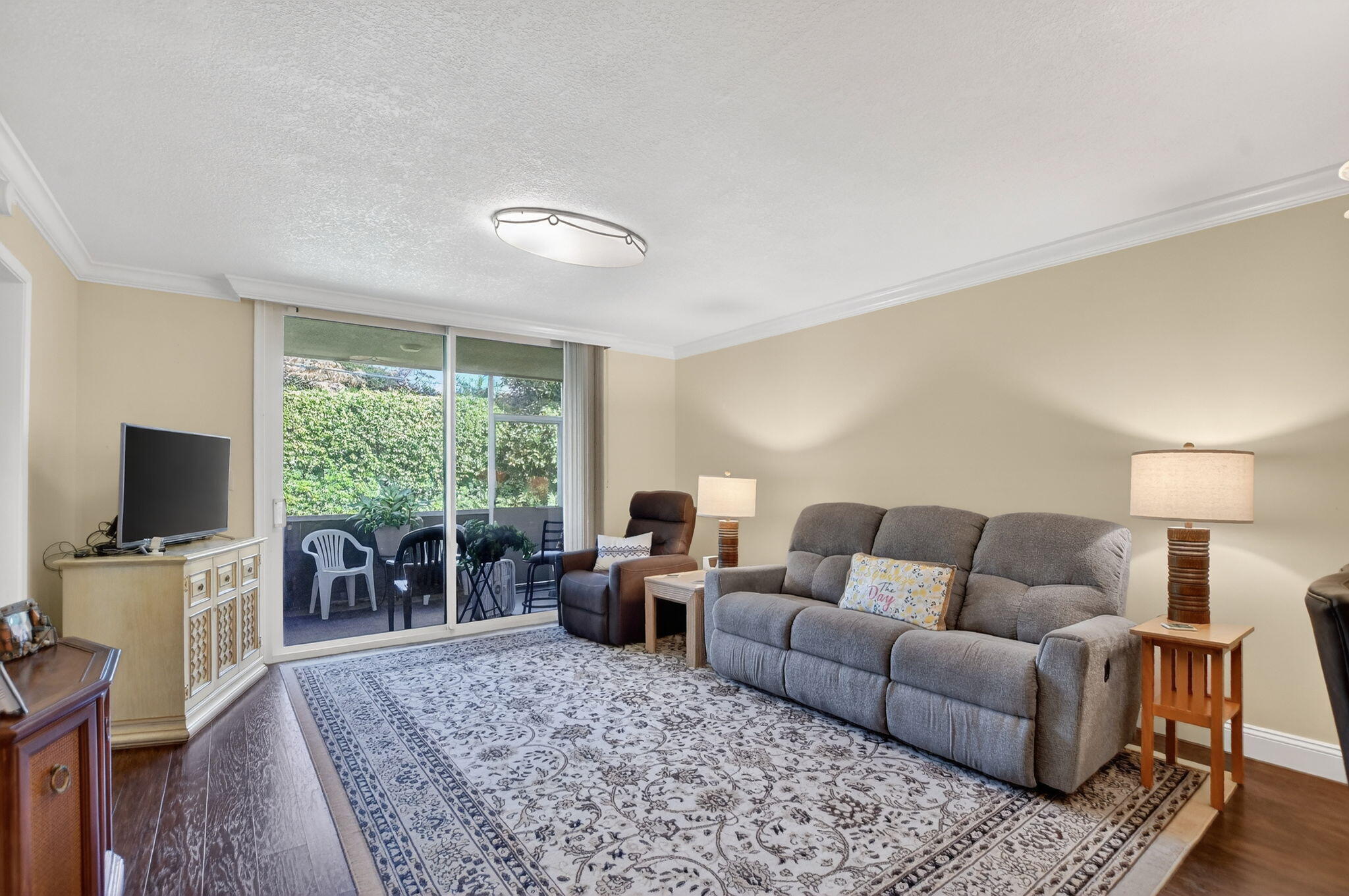 9215 Flynn Circle, Unit 8 Boca Raton, FL 33496 - Photo 11 of 41 Living Area