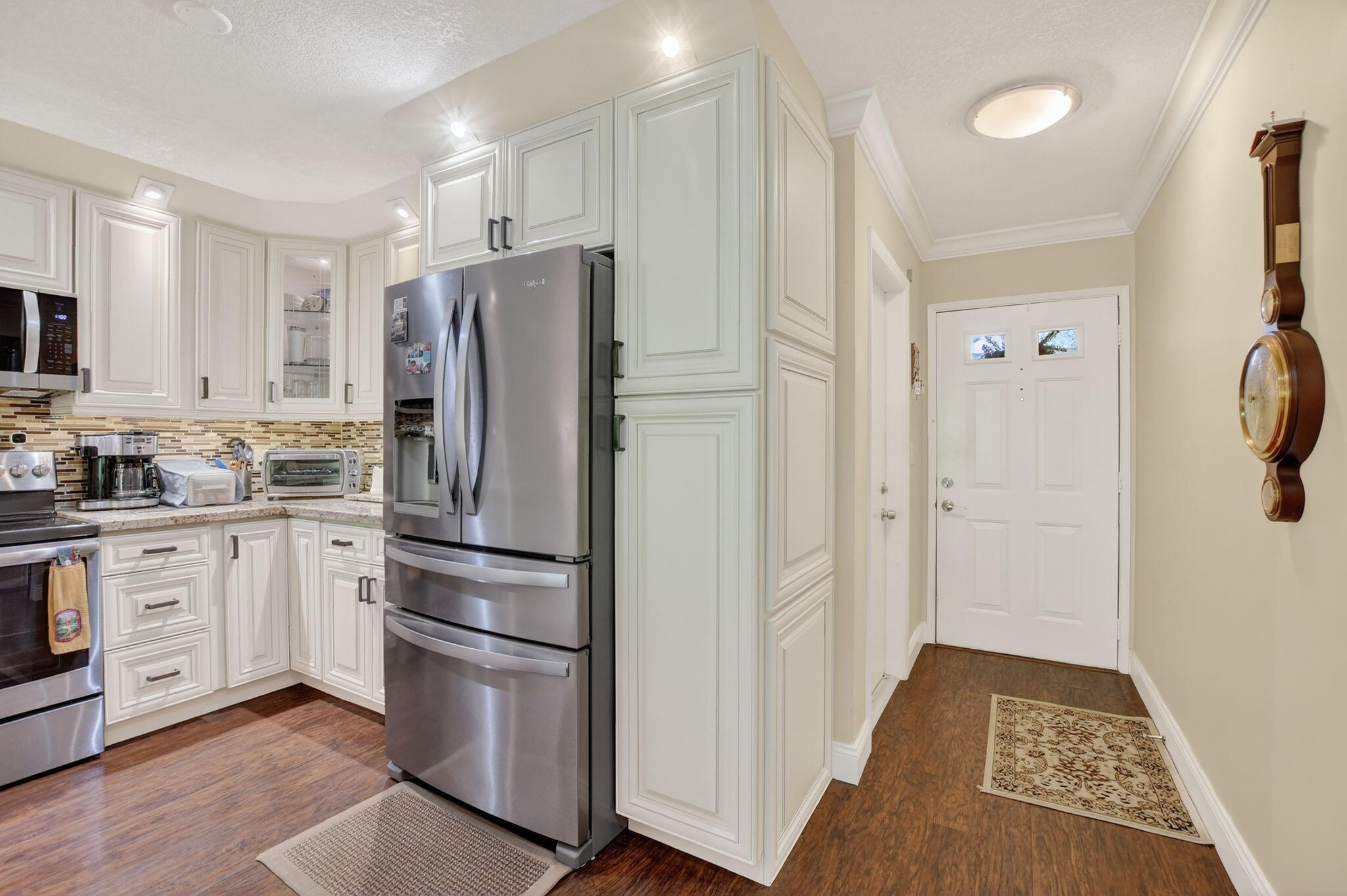 9215 Flynn Circle, Unit 8 Boca Raton, FL 33496 - Photo 5 of 41 As you walk in