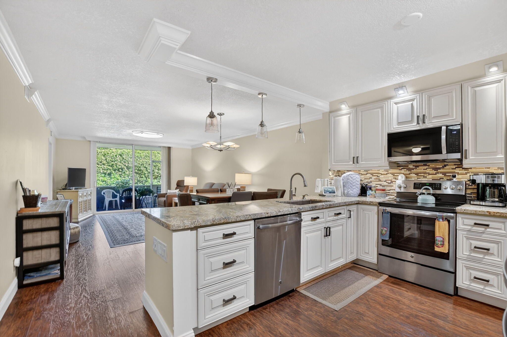9215 Flynn Circle, Unit 8 Boca Raton, FL 33496 - Photo 7 of 41 Open Kitchen