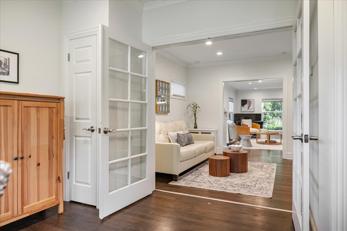 924 Chestnut Avenue Wilmette, IL 60091 - Photo 10 of 41 a living room with furniture and a table