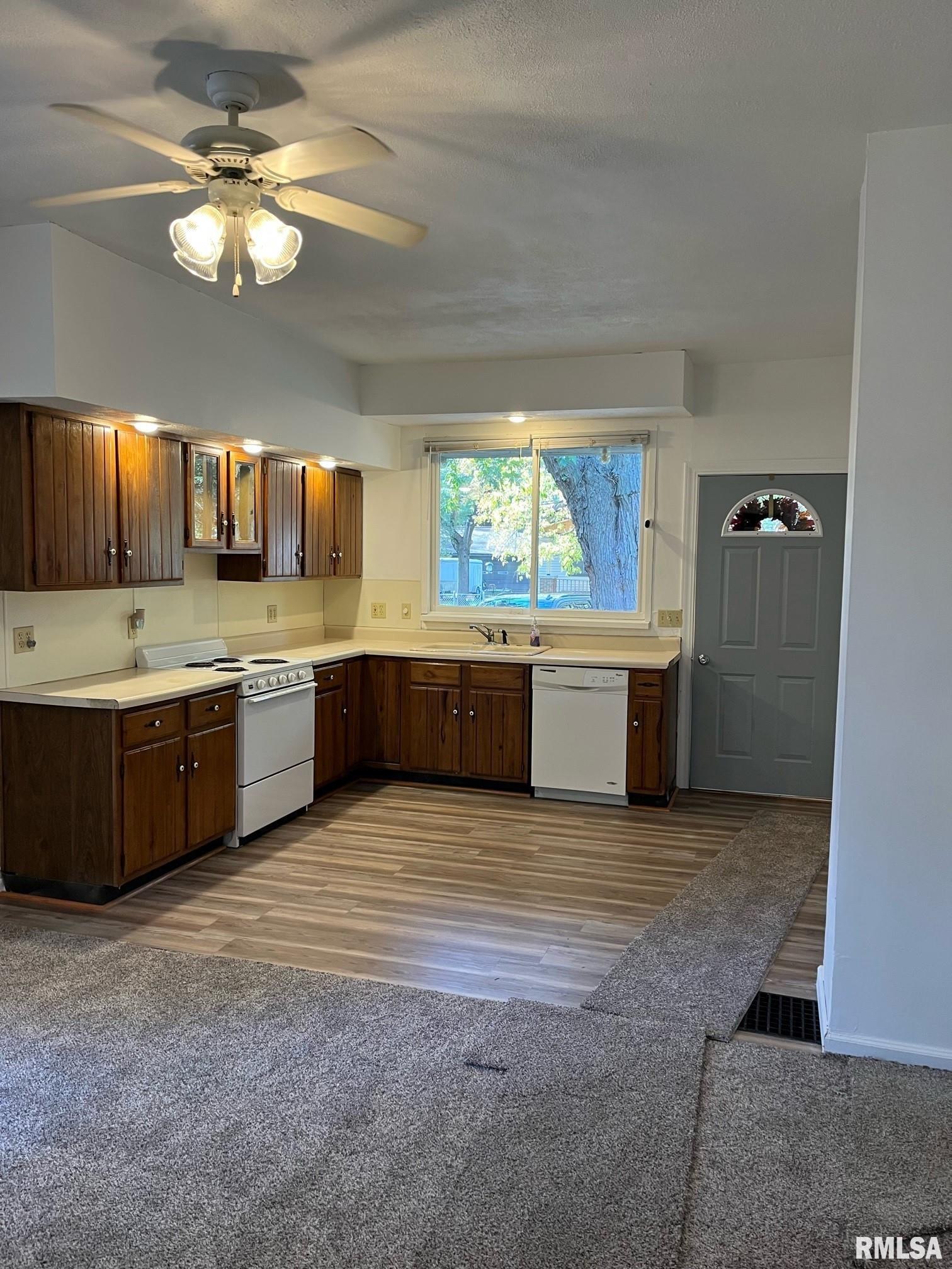 1902 North 11th Street Springfield, IL 62702 - Photo 4 of 15