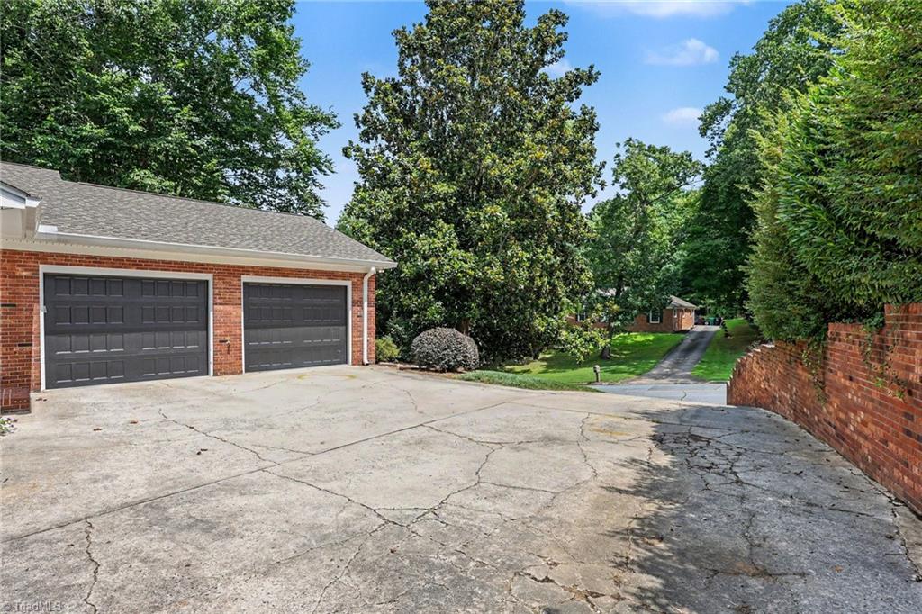 950 Croyden Street High Point, NC 27262 - Photo 43 of 47 REAR ENTRY GARAGE