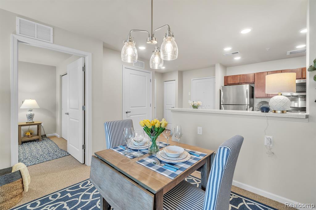 1957 South Telegraph Road, Unit 301 Bloomfield Hills, MI 48302 - Photo 8 of 59
