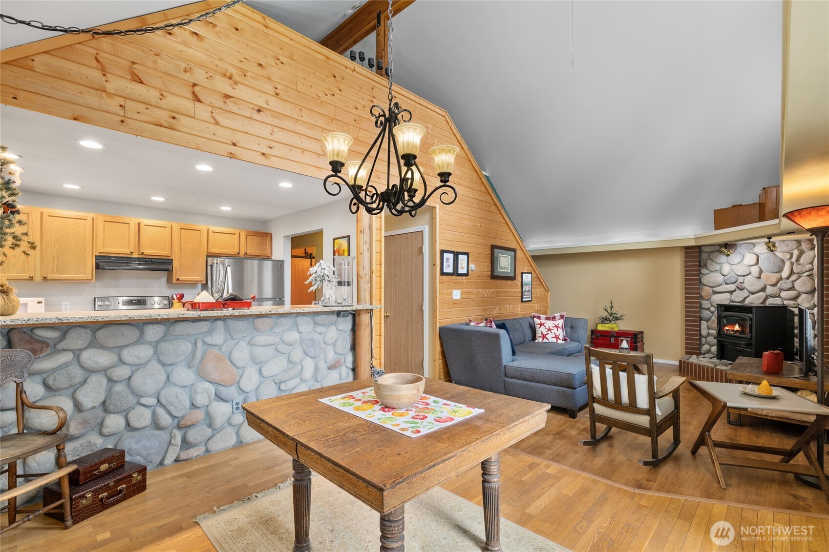 1051 Highland Loop Ronald, WA 98940 - Photo 11 of 39