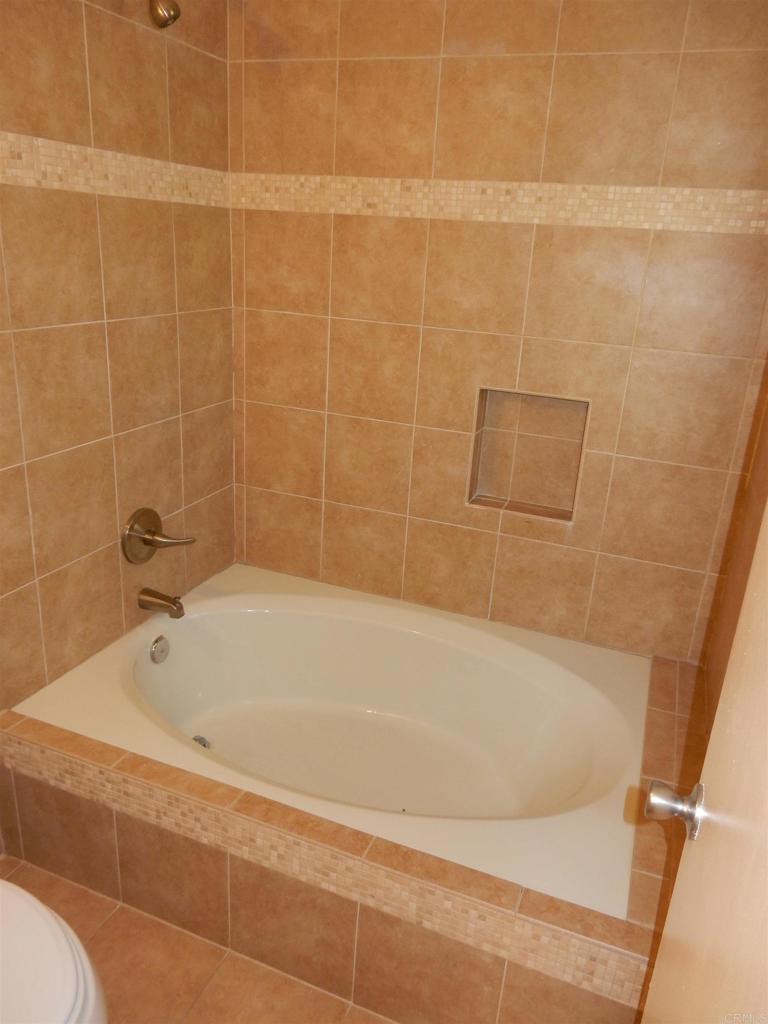 2374 Caringa Way Carlsbad, CA 92009 - Photo 36 of 41