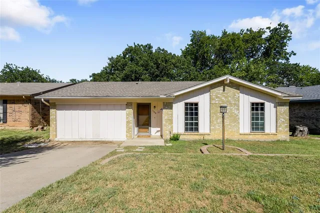 $249,900 | 1108 Autumn Oak Drive, Denton, TX 76209