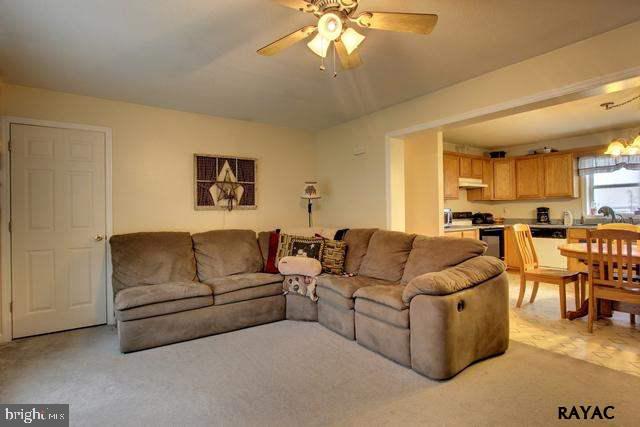 28 South Burns Road Spring Grove, PA 17362 - Photo 2 of 25