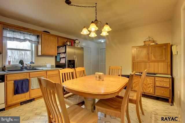 28 South Burns Road Spring Grove, PA 17362 - Photo 5 of 25