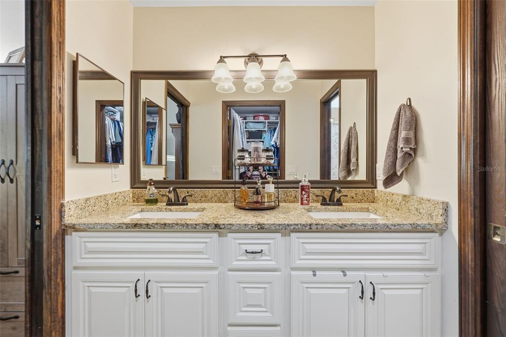 1925 Dockside Drive Valrico, FL 33594 - Photo 19 of 35