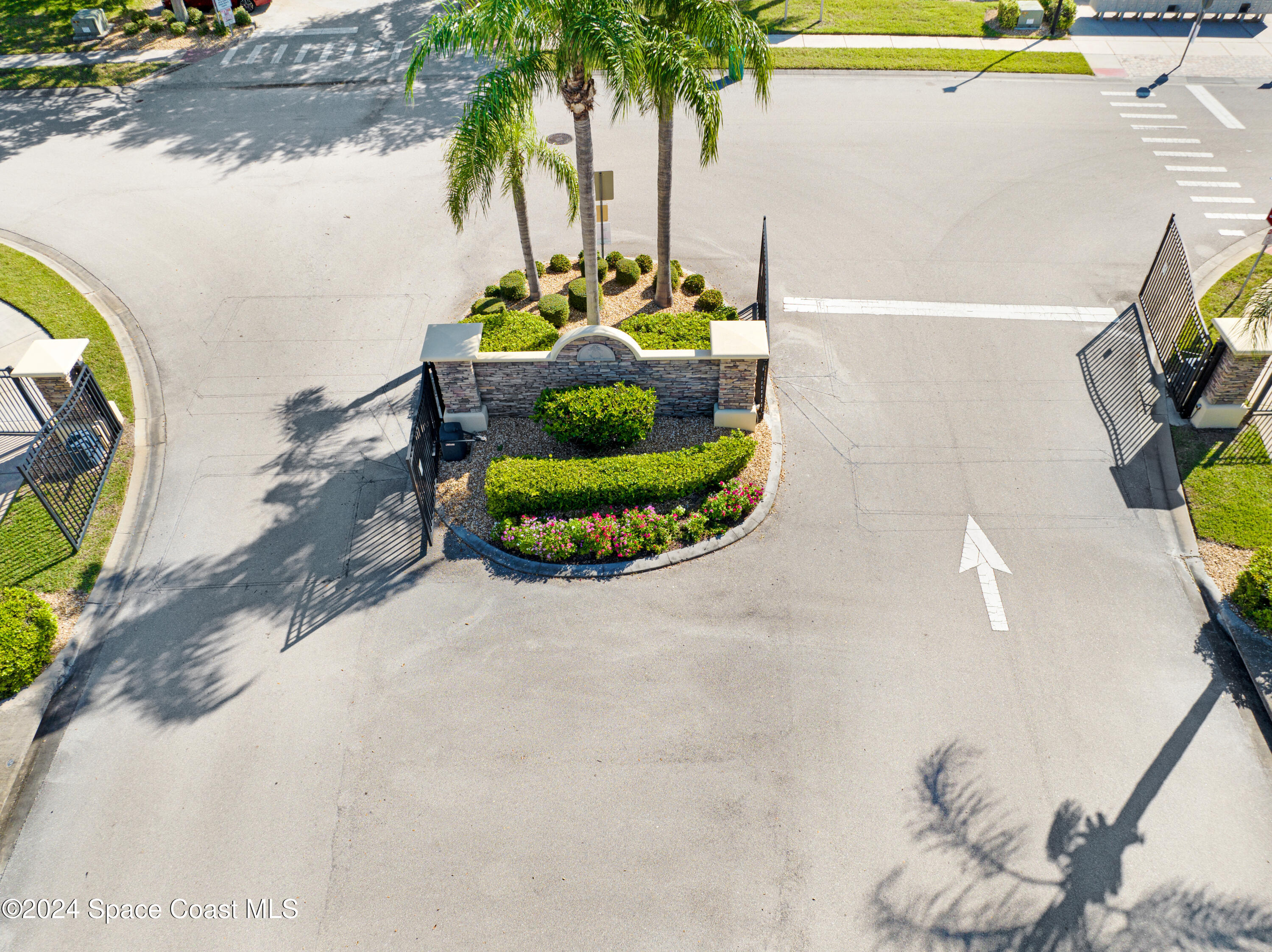 2785 Reston Street, Unit 103 Melbourne, FL 32935 - Photo 18 of 44 a picture of a bathroom with a tub and shower