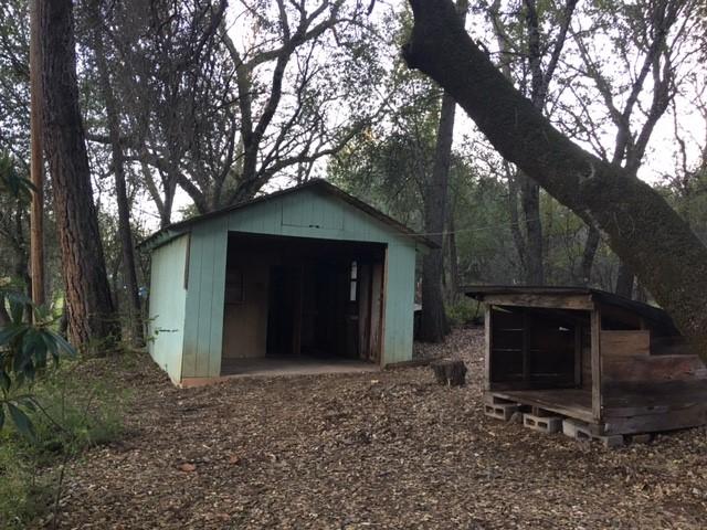 9946 Harley Leighton Road Redding, CA 96003 - Photo 6 of 6 Storage Shed