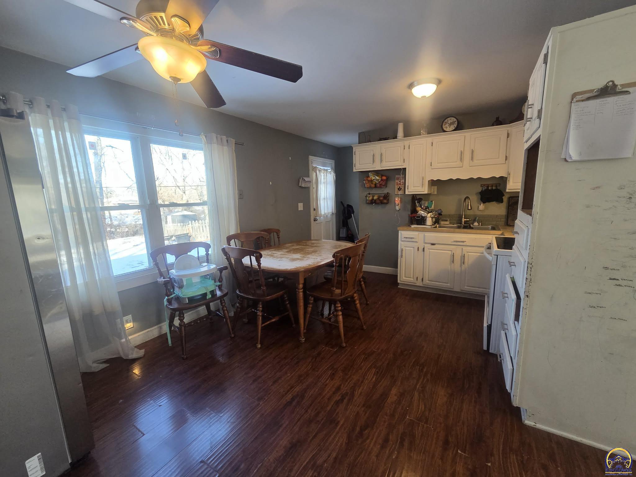 4818 Southwest 28th Street Topeka, KS 66614 - Photo 6 of 15