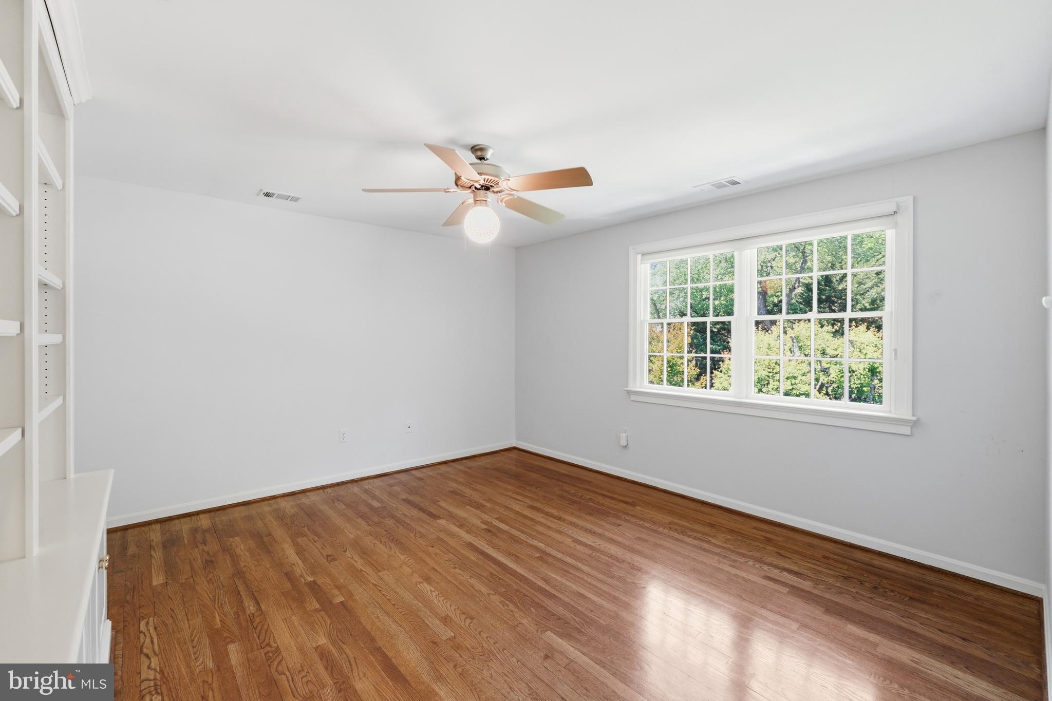 9904 Hall Road Potomac, MD 20854 - Photo 19 of 37 Bedoom #2