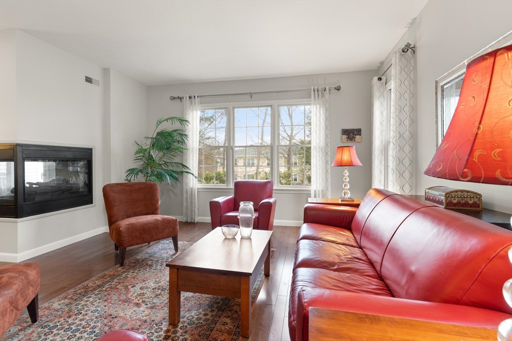 72 Putnam Street, Unit 72 Needham, MA 02494 - Photo 8 of 38