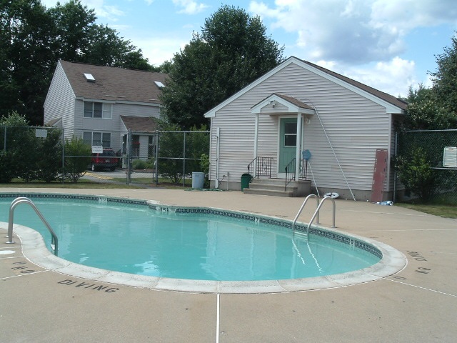 327 Circle Road, Unit 6 Manchester, NH 03103 - Photo 25 of 30