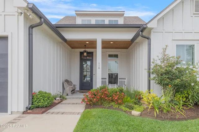 $530,000 | 110 Big Lake Run, Youngsville, LA 70592
