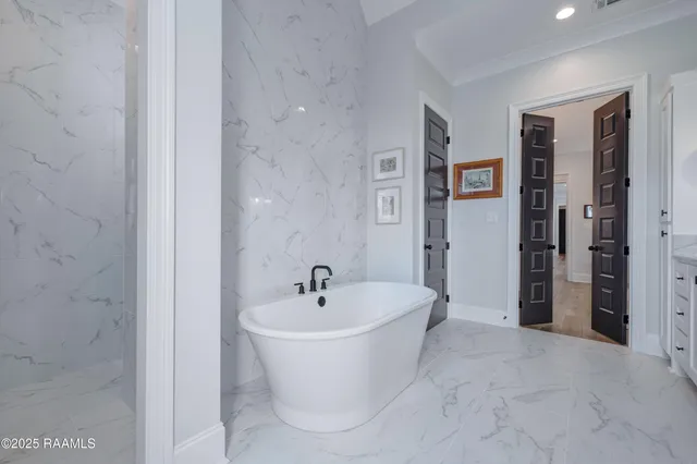 $530,000 | 110 Big Lake Run, Youngsville, LA 70592