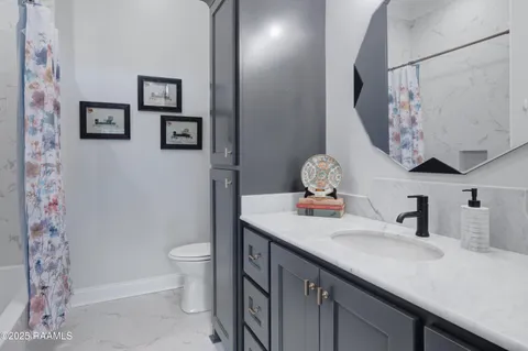 $530,000 | 110 Big Lake Run, Youngsville, LA 70592