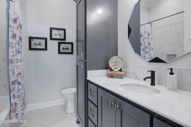 $530,000 | 110 Big Lake Run, Youngsville, LA 70592