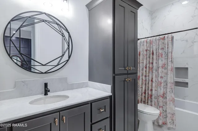 $530,000 | 110 Big Lake Run, Youngsville, LA 70592