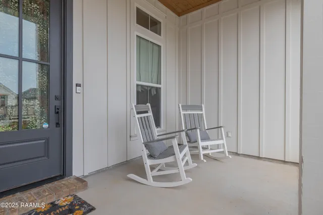 $530,000 | 110 Big Lake Run, Youngsville, LA 70592