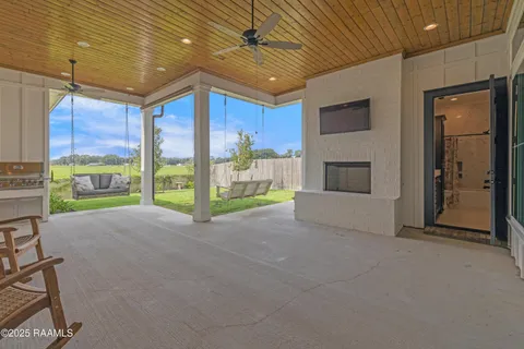 $530,000 | 110 Big Lake Run, Youngsville, LA 70592