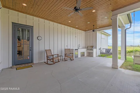 $530,000 | 110 Big Lake Run, Youngsville, LA 70592