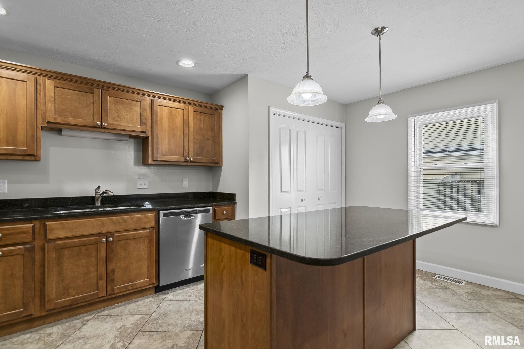 102 South State Street Chatham, IL 62629 - Photo 14 of 38