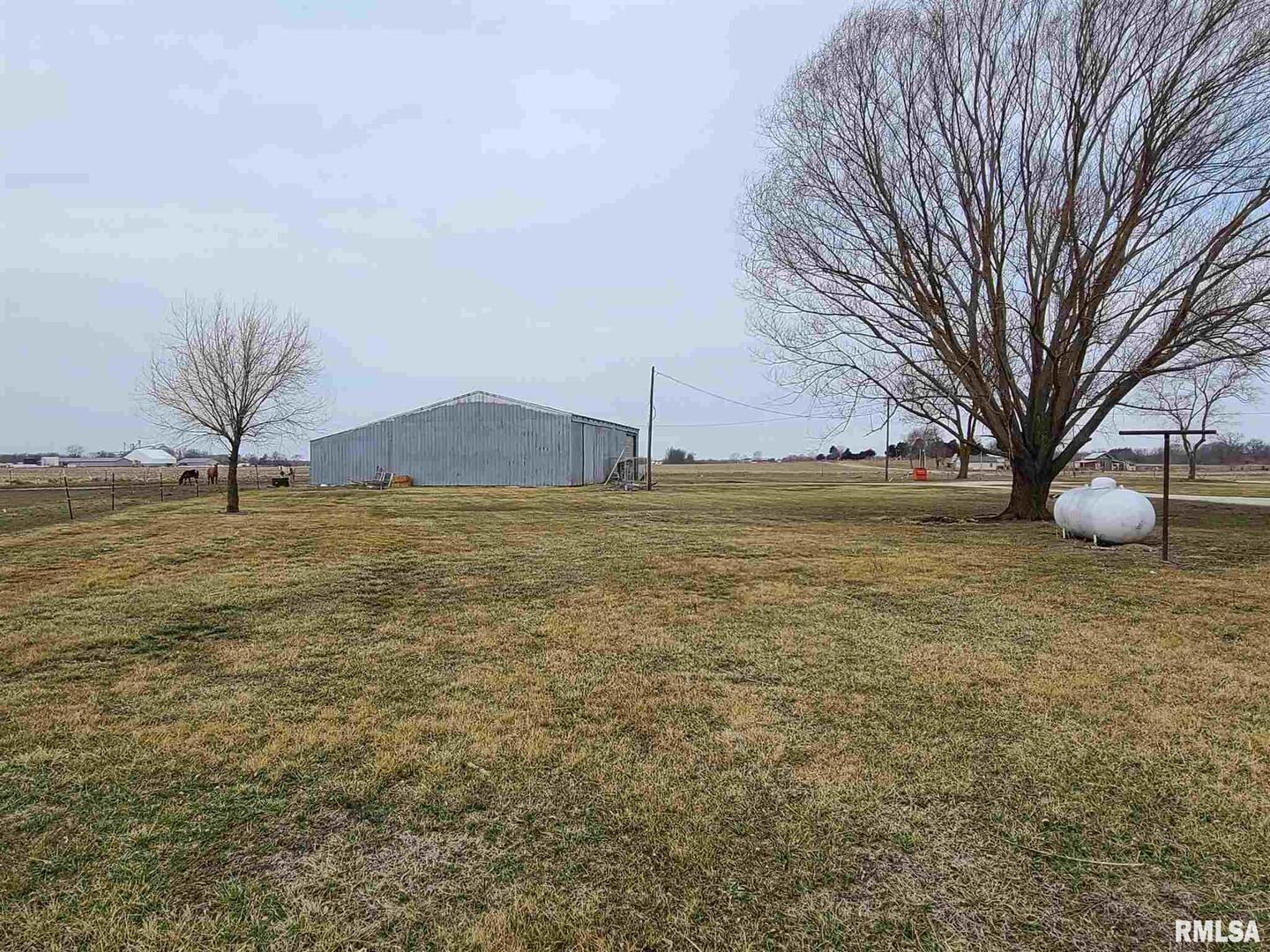 1564 East 300 N Road Cowden, IL 62422 - Photo 23 of 50 a view of an ocean