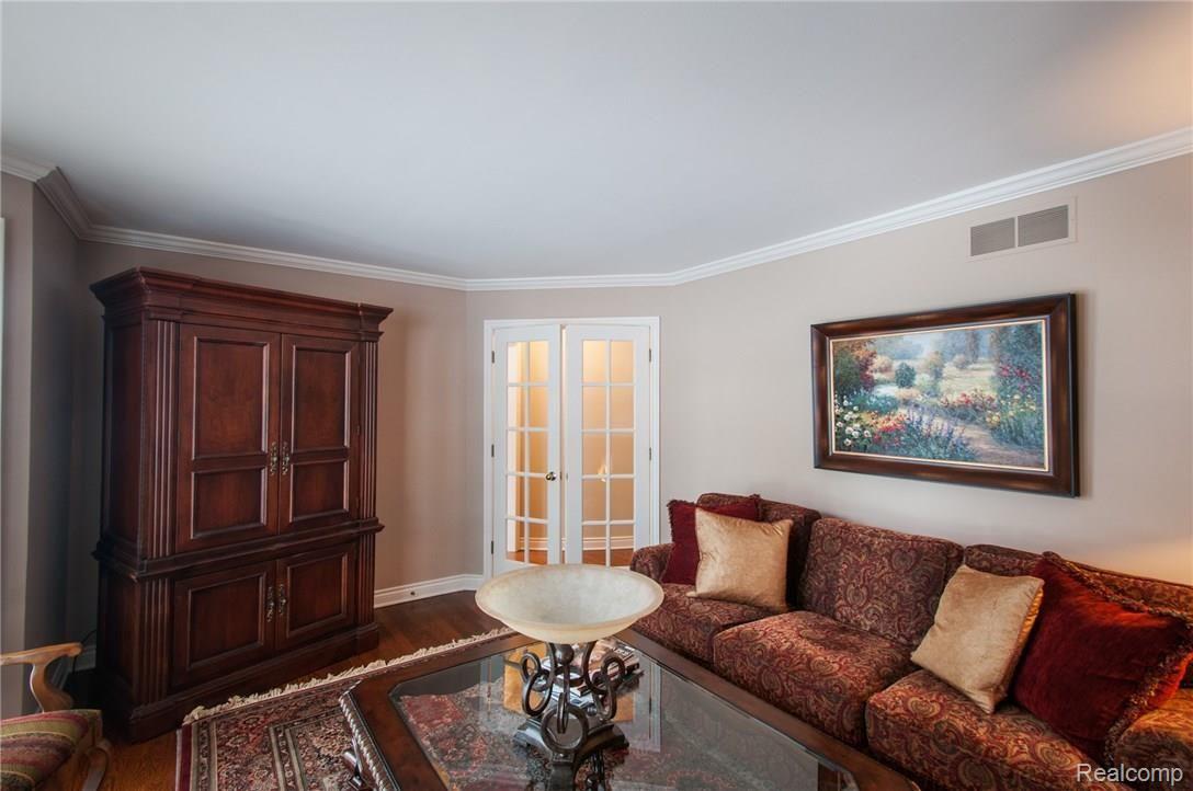 4758 Forest Ridge Court Rochester, MI 48306 - Photo 24 of 73 ForestRidgeCt_4758_Library_04.jpg