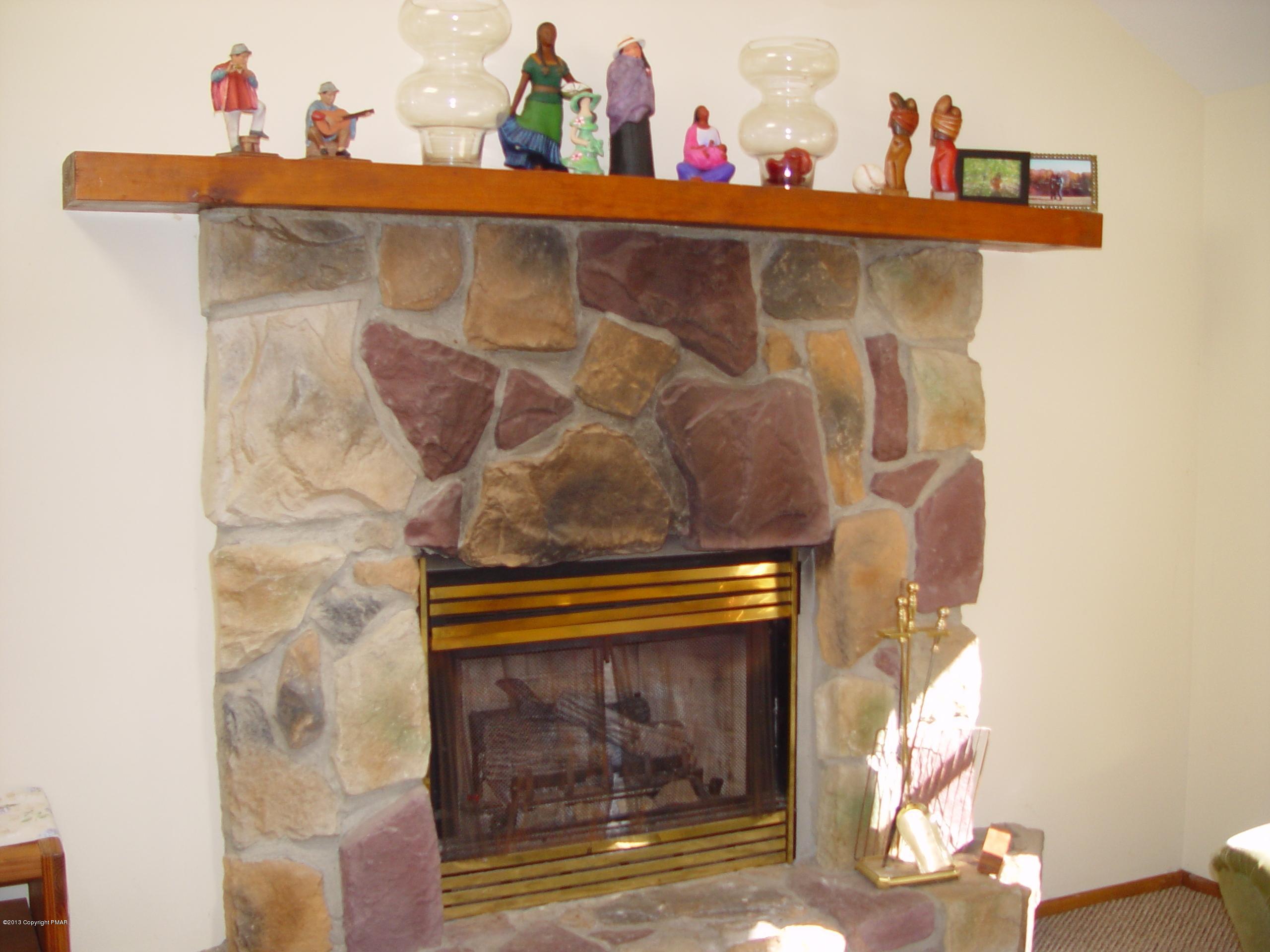 115 Logger Road Canadensis, PA 18325 - Photo 5 of 24 Linving Room Fireplace