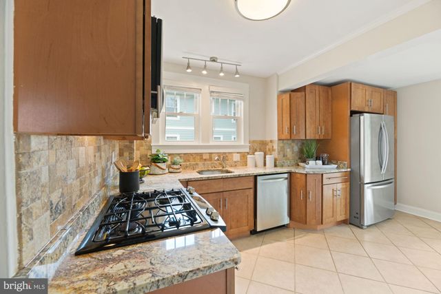 $890,000 | 21 East Braddock Road, Alexandria, VA 22301