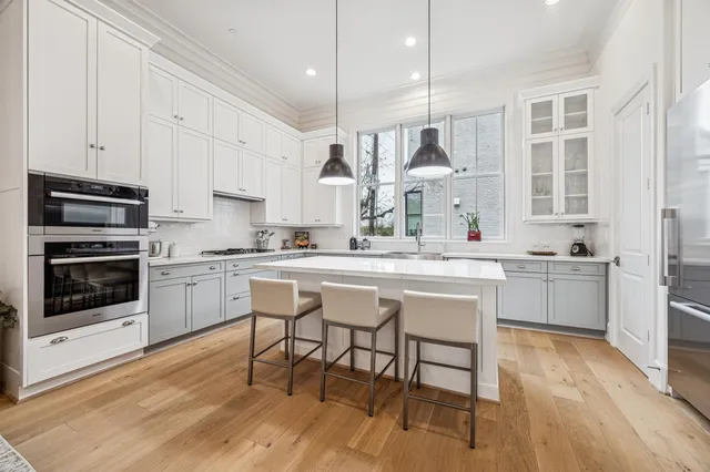 $1,100,000 | 1270 Wood Hollow Drive, Houston, TX 77057