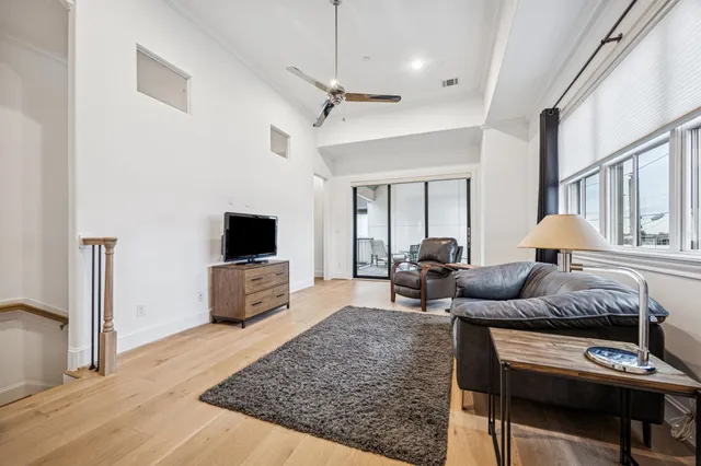 $1,100,000 | 1270 Wood Hollow Drive, Houston, TX 77057