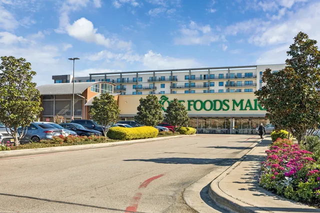 $1,100,000 | 1270 Wood Hollow Drive, Houston, TX 77057