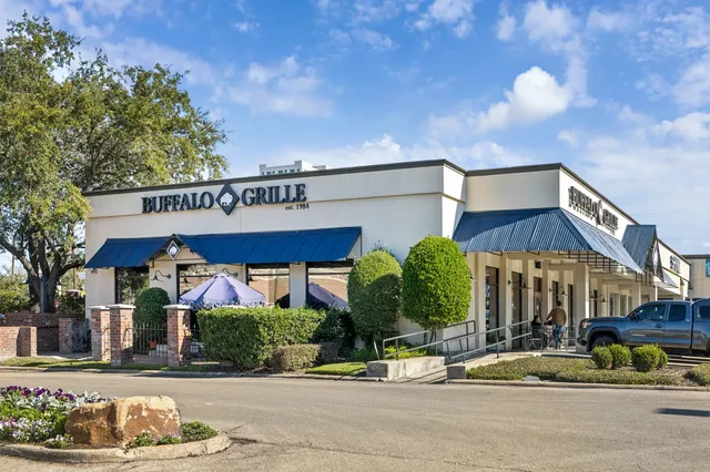 $1,100,000 | 1270 Wood Hollow Drive, Houston, TX 77057