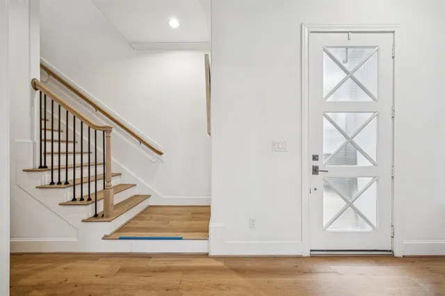 $1,100,000 | 1270 Wood Hollow Drive, Houston, TX 77057