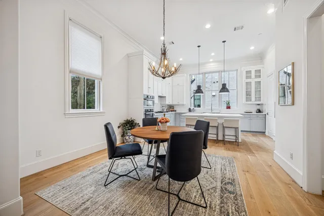 $1,100,000 | 1270 Wood Hollow Drive, Houston, TX 77057