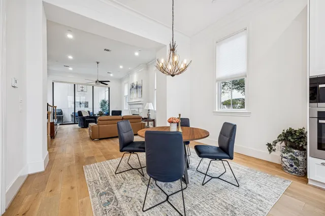 $1,100,000 | 1270 Wood Hollow Drive, Houston, TX 77057