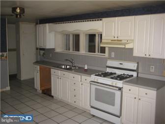 2970 Davis Road Barrington, NJ 08007 - Photo 2 of 9