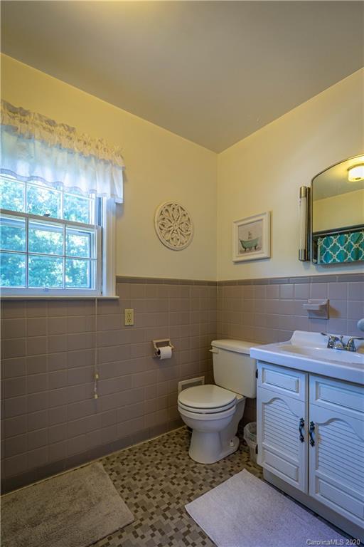 304 Riverside Drive Morganton, NC 28655 - Photo 23 of 23 Gallery Image 23